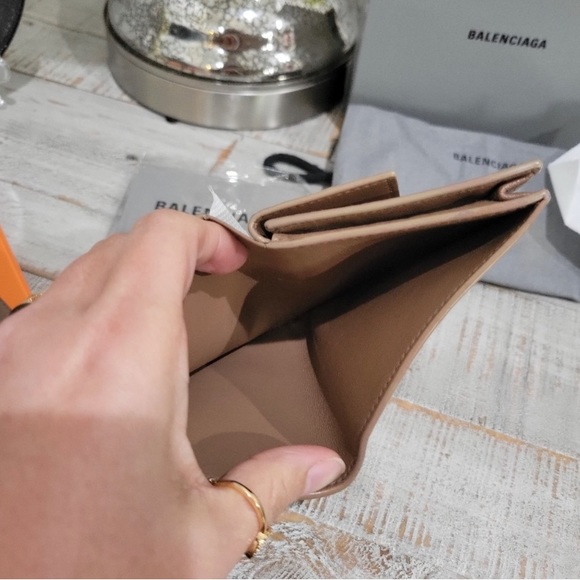 Balenciaga Compact Wallet - Picture 8 of 9